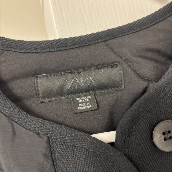 Zara Black Quilted Jacket with Patch Pockets - Picture 2 of 6